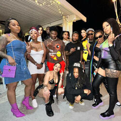 I yi yi baddies (feat. Queenye, Broward baby, Lolly yen, Paperrboyy, Mula almighty, YGTASHIE, Clichè Chyna, Eastside twin & Project sinny)