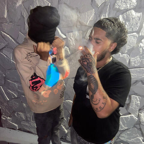 Fukk love (feat. Uhundo)