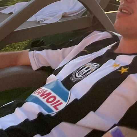 Vecchia Signora (feat. Alex Conde)