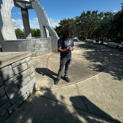 hldmyhnd w.kaysiah (skyyuno)