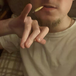 sky high (feat. sxmmyy!)