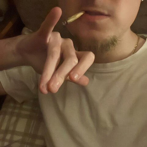 sky high (feat. sxmmyy!)