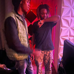 Smackdown! (feat. Discaiden)