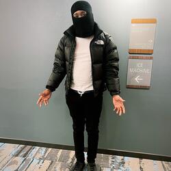 AT DA LIGHT (feat. EST Gee)