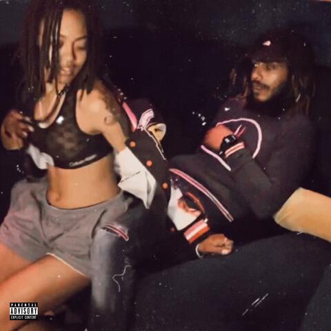 Studio (feat. Chuckiii Red)