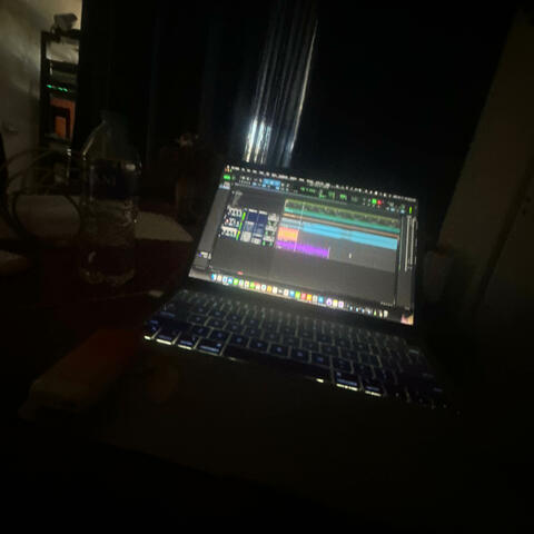 Deady (feat. TRILLZZ)