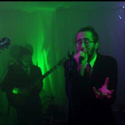 מתעורר (feat. Daniel Shachar)