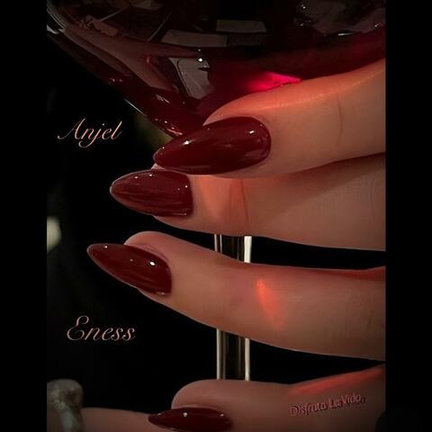 Disfruto La Vida (feat. Eness)