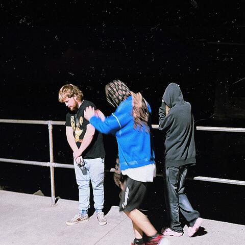 OUT OF RANGE (feat. Hikikomori302, 2kool & Mikz)