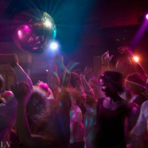 oh no! i took a shroom and teleported to the year 3000