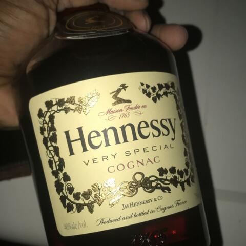 Konyak (feat. Trabbo)