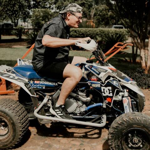 Ek jaag met my quad bike
