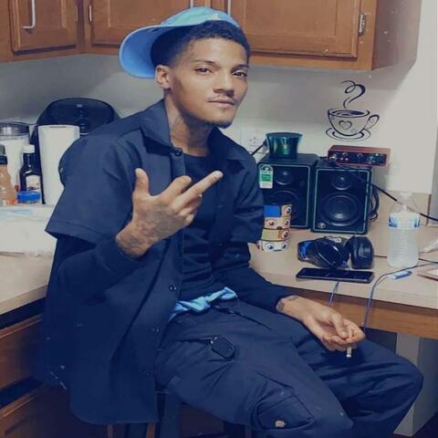 LIL POPPA FEENIN