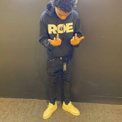 Hey baby (feat. Trellloww)