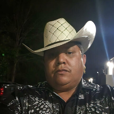 Mi lindo pequeñito (feat. Llaneros de segovia )