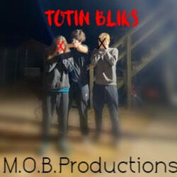 TOTIN BLIKS (feat. Lul AJ & Gage2Tuff)