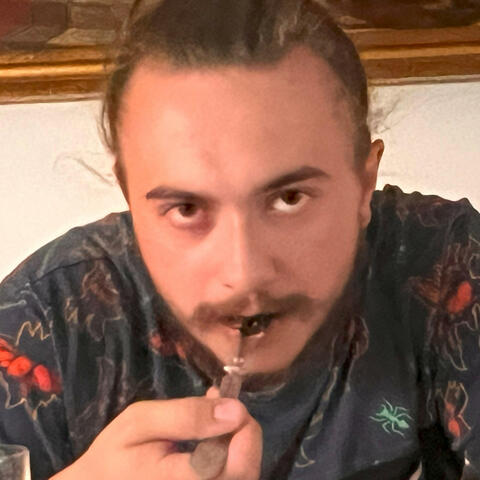 nEstráviteľní (feat. MajčiBIT)