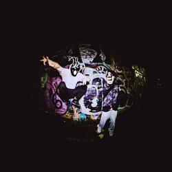 EN LA MIRA (feat. LAUTAPLUG)