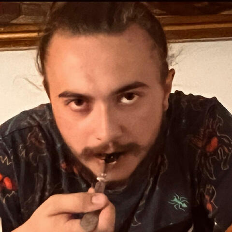 nEstráviteľní (feat. MajčiBIT)