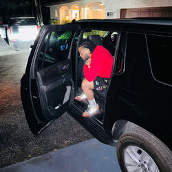 Airbnb (feat. Lil G Irvie)