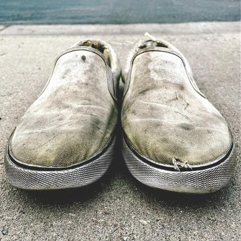 Kickin It Old School (feat. Axiom ThaWyze)