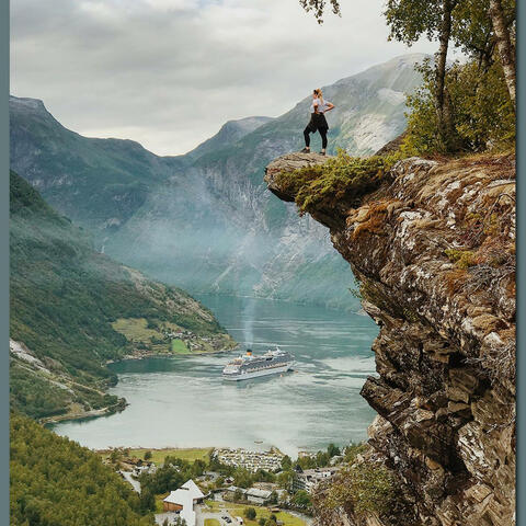 Never Cease To Amaze Me (feat. Kenneth James Peterson)