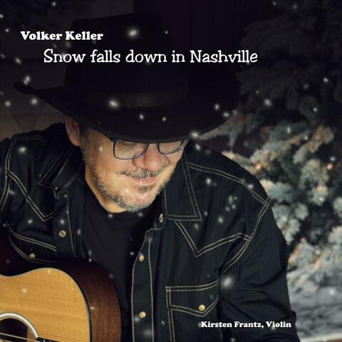 Snow falls down in Nashville