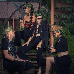 Vino y jazmín (feat. W.C. Roca & Roll)