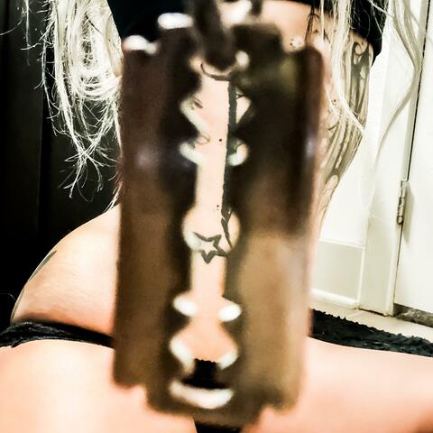 RAZORBLADES