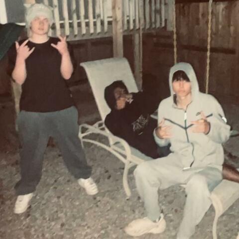 LOOSE (feat. DINGHY & ADN)