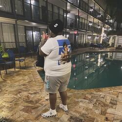 Grocery store (feat. Shaheed Goodie)
