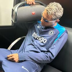 Eu vou dançando sem voce (feat. DJ TAK VADIÃO)