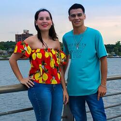 Emfive y Barby Pineda (No te Rindas)