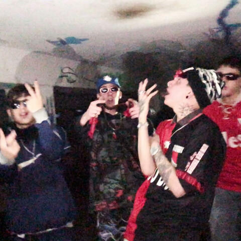 DESASTRE (feat. Lautak)