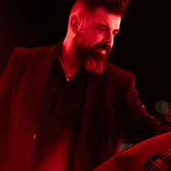 To fos ts anatolis(το φως τσ ανατολής)