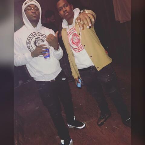 Sakhouse (feat. Lil Lonnie)