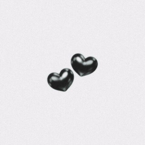 !HEYLOVE (feat. HUGO)