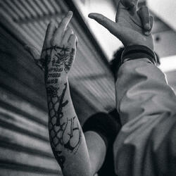 Click Clack Bang (feat. Frenkli)