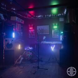 Nincsen ami fáj (feat. László Evelin)