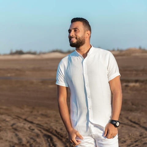 لما تبسم وجهه القمر