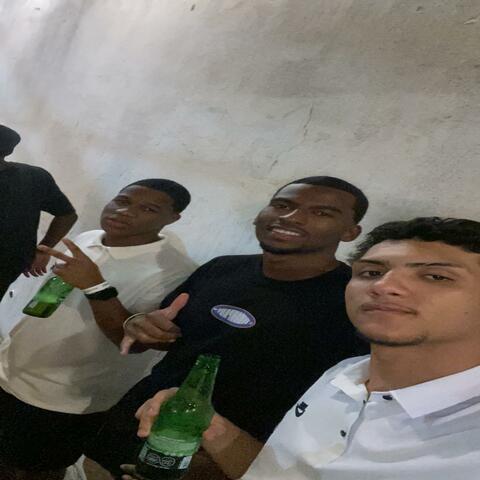 TU TA EM CACHOEIRO X PULA NA PISCINA DO MOTEL