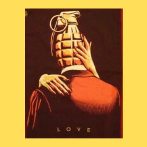 Love Grenade (Esmeralda)