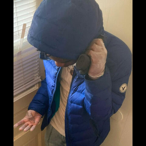 Can't Let them in (feat. OmaSolo)