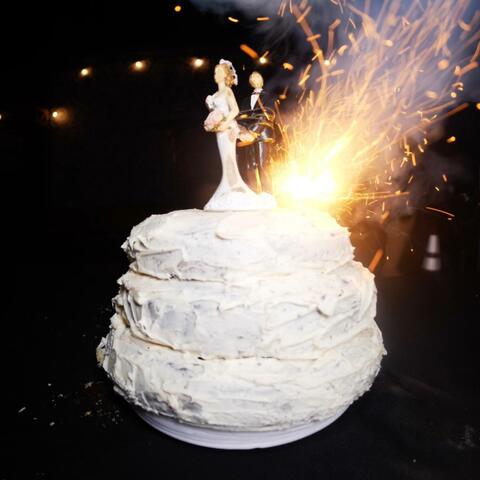 WEDDING CAKE