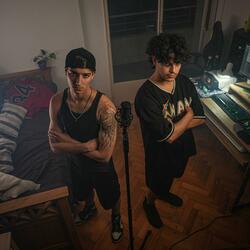 VERSACE (feat. Joyze)