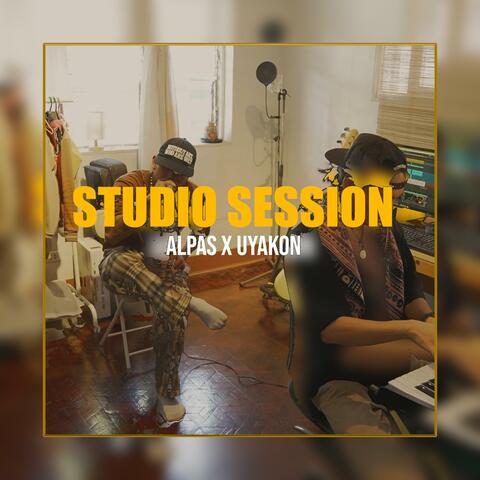 Live Freestyle Studio Session (feat. Dj Uyakon)