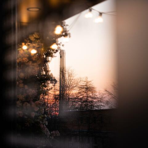 Play of light