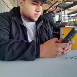Solo y Triste