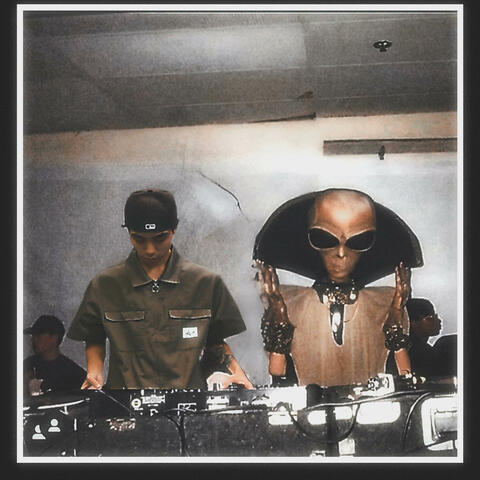 Hey DJ!
