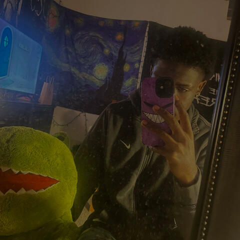 Dont Fit In? (feat. datkiddmixx)